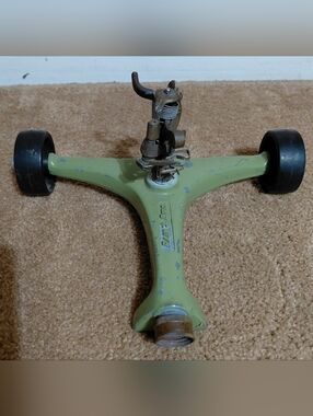 VINTAGE NELSON RAIN BIRD #25 IMPACT SPRINKLER YARD/GARDEN METAL 2 WHEELED